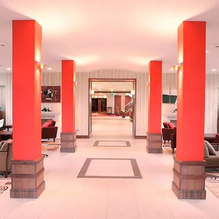 Clayton & Leisure Club 4*