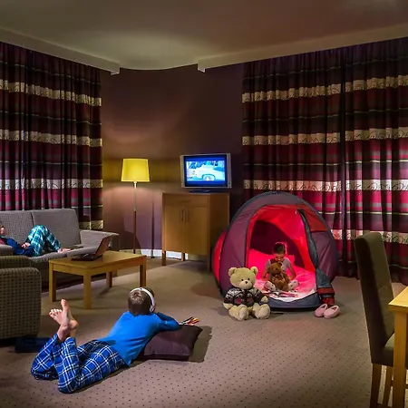 Clayton & Leisure Club 4*