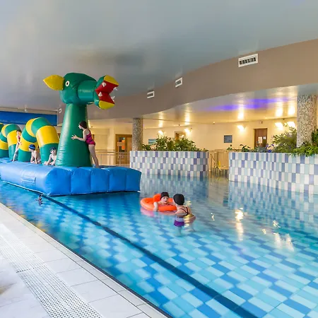 Clayton & Leisure Club سلايغو
