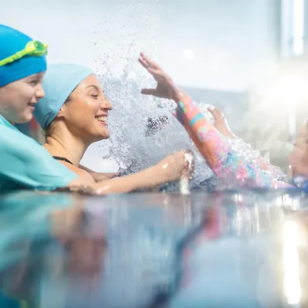 Clayton & Leisure Club 4*