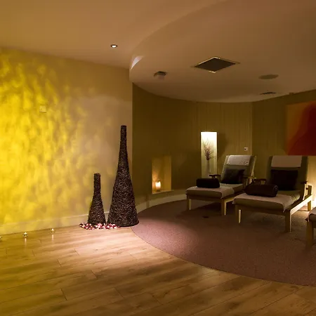 Clayton & Leisure Club סליגו