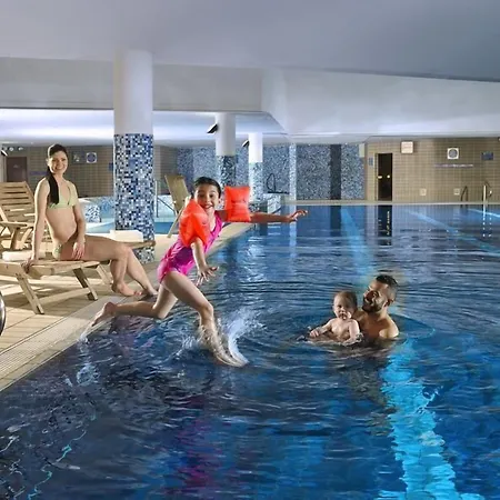 מלון Clayton & Leisure Club