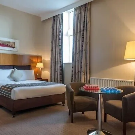 Clayton & Leisure Club Otel 4*