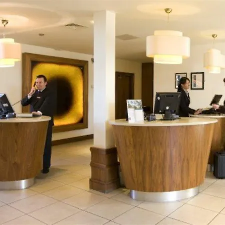 מלון Clayton & Leisure Club 4*