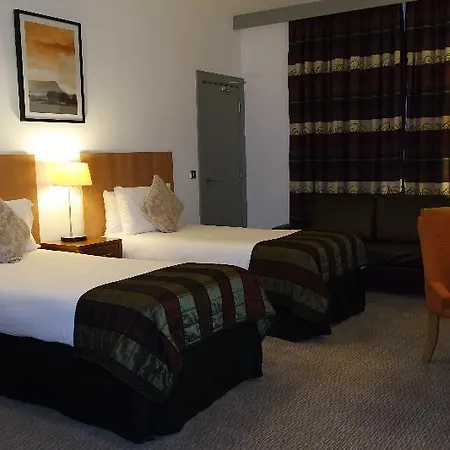 Clayton & Leisure Club 4*