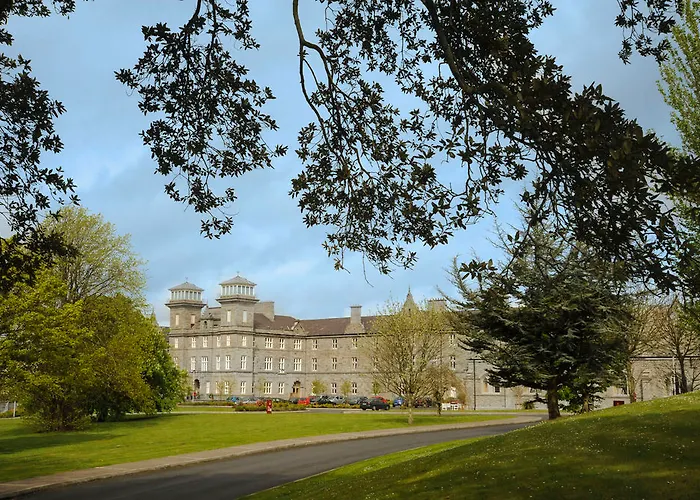 Hotel Clayton & Leisure Club 4*