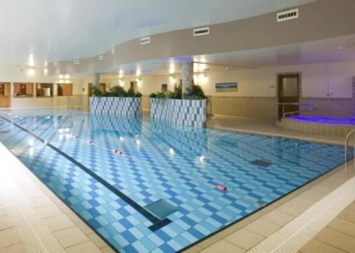 Clayton & Leisure Club Hotel 4*