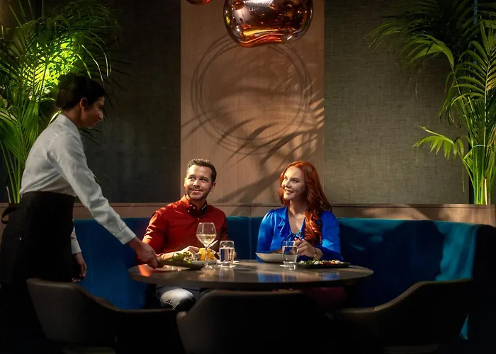 Clayton & Leisure Club Hotell 4*
