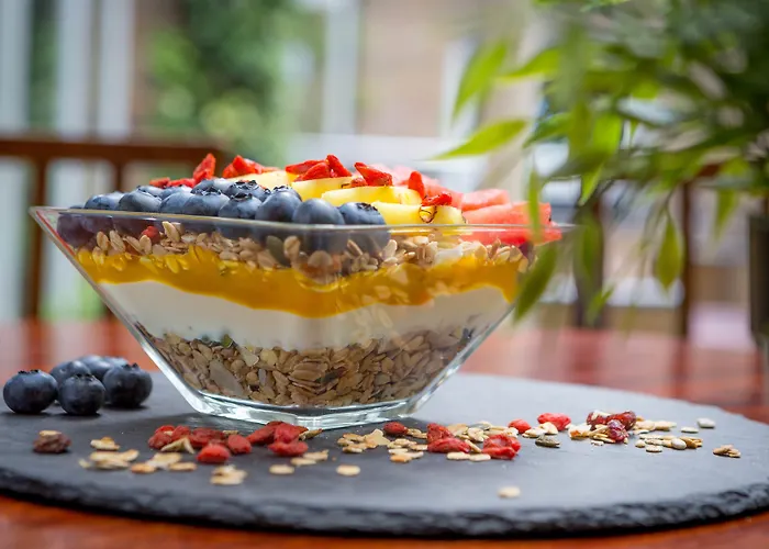 Clayton & Leisure Club Hotel