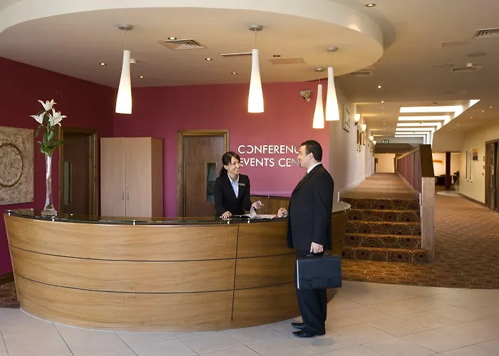 Clayton & Leisure Club Hotel 4*