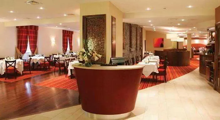 Clayton & Leisure Club Hotel 4*