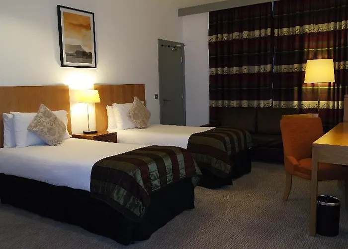 Clayton & Leisure Club 4*